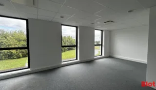  BUREAUX 160 M² ST GREGOIRE