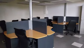  LOCAUX D'ACTIVITÉS 700 M² BOUGUENAIS