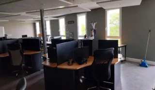  LOCAUX D'ACTIVITÉS 700 M² BOUGUENAIS