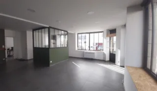  LOCAL COMMERCIAL 60 m² REGUINY