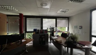  BUREAUX 185 M² CARQUEFOU