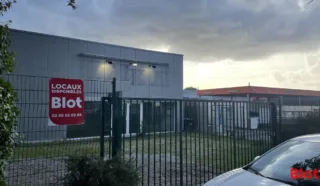  LOCAUX D'ACTIVITÉS 196 M² SAINT ANDRE DES EAUX