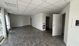  LOCAL PROFESSIONNEL 80 m² LORIENT