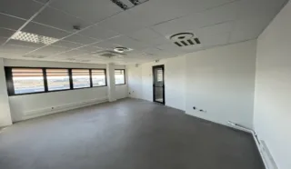  BUREAUX 167 m² CAUDAN