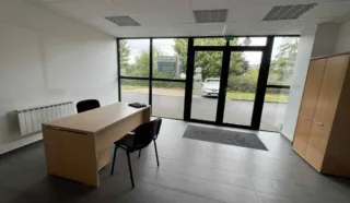  LOCAL D'ACTIVITES THORIGNE-FOUILLARD 200 m²