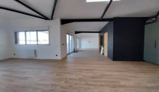  LOCAL D'ACTIVITÉS + BUREAUX SARZEAU 398 m²
