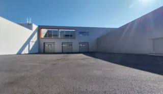  LOCAL D'ACTIVITÉS + BUREAUX SARZEAU 398 m²