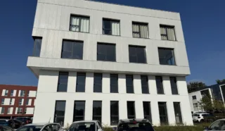  BUREAUX 860 M²  CHARTRES-DE-BRETAGNE