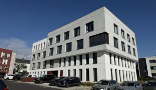  BUREAUX 860 M²  CHARTRES-DE-BRETAGNE