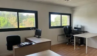  BUREAUX 51 m² VANNES / PLESCOP