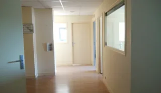  LOCAL PROFESSIONNEL  VANNES / PLESCOP 178 m²