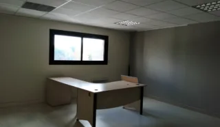  LOCAL PROFESSIONNEL  VANNES / PLESCOP 178 m²