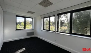  BUREAUX 280 m² RENNES