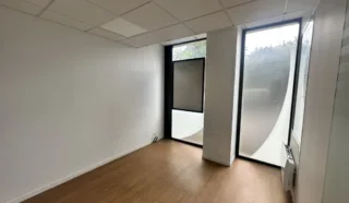  BUREAUX 120 m² VERN-SUR-SEICHE