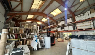  LOCAL D'ACTIVITES SERVON-SUR-VILAINE 910 m²