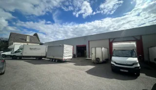  LOCAL D'ACTIVITES SERVON-SUR-VILAINE 910 m²