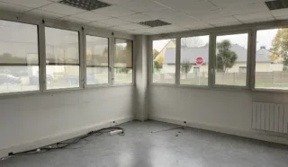  BUREAUX 800 m² BRUZ