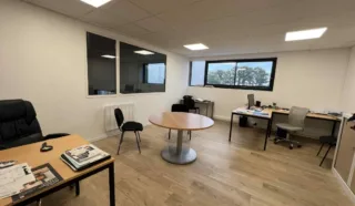  LOCAUX D'ACTIVITES GUICHEN 240 m²