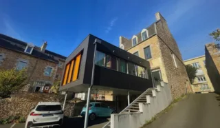  BUREAUX VITRÉS 120 m² GUINGAMP Gare