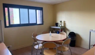  LOCAL PROFESSIONNEL  VANNES / PLESCOP 178 m²