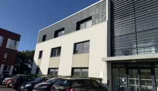  BUREAUX 192 m² CHARTRES DE BRETAGNE