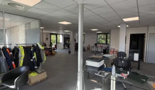  BUREAUX 192 m² CHARTRES DE BRETAGNE