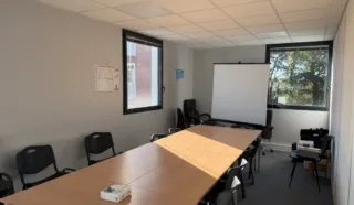  BUREAUX 192 m² CHARTRES DE BRETAGNE