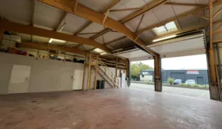  LOCAUX D'ACTIVITES ROMILLE 190 m²
