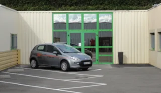  LOCAL D'ACTIVITES LA CHAPELLE-DES-FOUGERETZ 900 m²