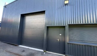 LOCAL D'ACTIVITES SAINT JACQUES DE LA LANDE 355 m²