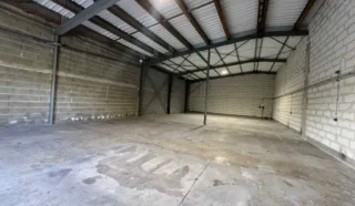  LOCAL D'ACTIVITES SAINT JACQUES DE LA LANDE 355 m²