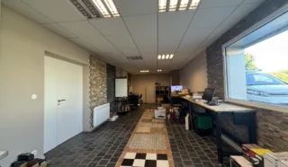  LOCAUX D'ACTIVITES LE BIGNON 210 m²