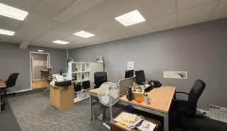  LOCAUX D'ACTIVITES LE BIGNON 210 m²