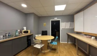  LOCAUX D'ACTIVITES LE BIGNON 210 m²