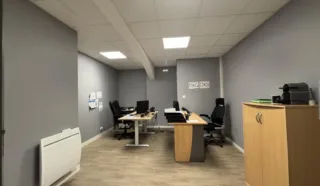  LOCAUX D'ACTIVITES LE BIGNON 210 m²
