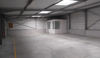  LOCAUX D'ACTIVITES 1 211 m² BRIEC