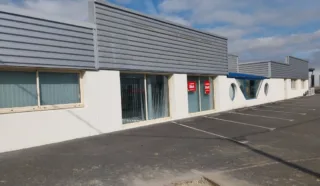  LOCAUX D'ACTIVITES 1 211 m² BRIEC