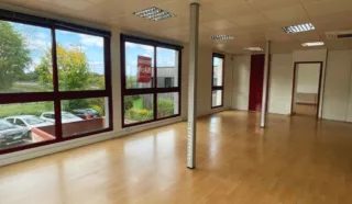  BUREAUX 150 M² LANGUEUX