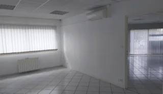  LOCAUX D'ACTIVITES 840 m² BRIEC