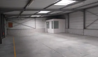  LOCAUX D'ACTIVITES 840 m² BRIEC
