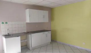  LOCAUX D'ACTIVITES 840 m² BRIEC