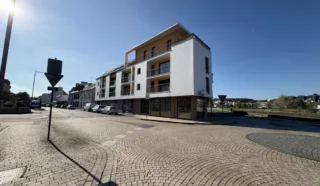  LOCAUX PROFESSIONNELS 149 m² LANDERNEAU