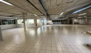  LOCAL D'ACTIVITES 1990 m² KERVIGNAC