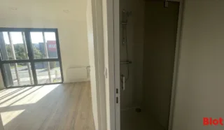  LOCAUX D'ACTIVITÉS 284 M² GUÉRANDE
