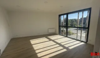  LOCAUX D'ACTIVITÉS 284 M² GUÉRANDE