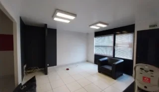  LOCAL D'ACTIVITES 248 M² LOCMINE