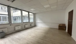  BUREAUX 76 m² RENNES