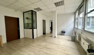  BUREAUX 76 m² RENNES