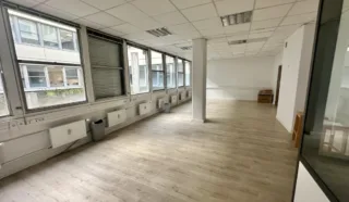  BUREAUX 76 m² RENNES