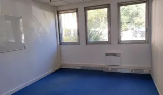 BUREAUX 93 m² QUIMPER